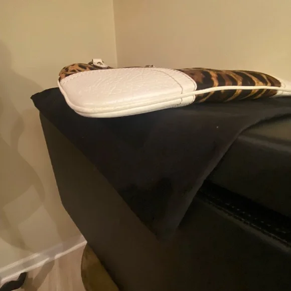 Dolce & Gabbana Animalier Brown Leopard Tote with white Accents W/COA - Picture 13 of 16